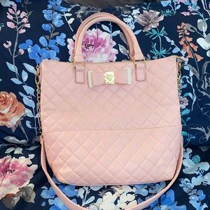 GORGEOUS BETSEY JOHNSON PINK QUILTED PURSE